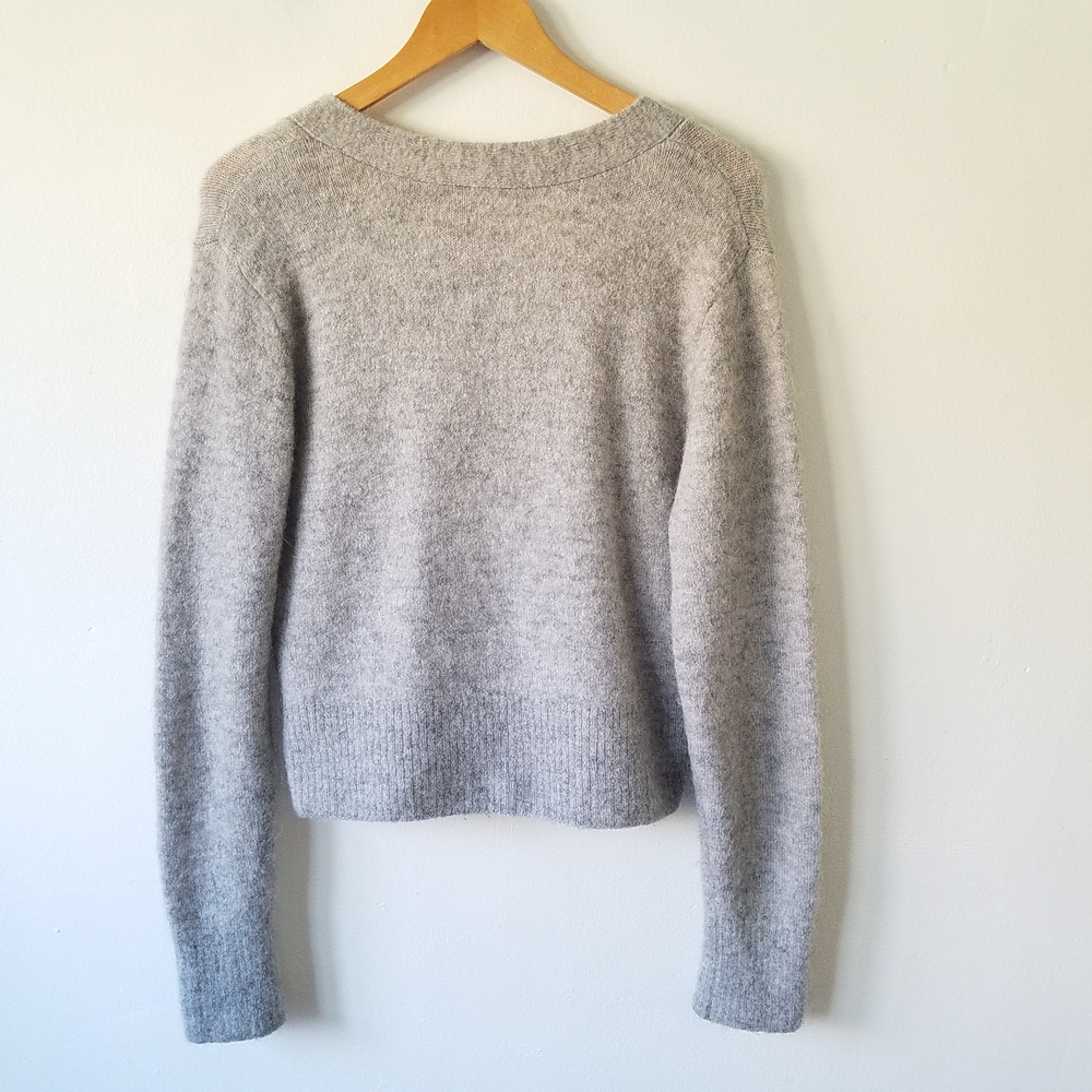 & Other Stories Light Gray V-Neck Fuzzy Cropped Cardigan - Picture 5 of 13